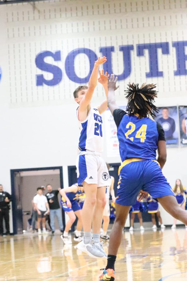 Ball scores 27 points in the District Semifinal against Omaha North.