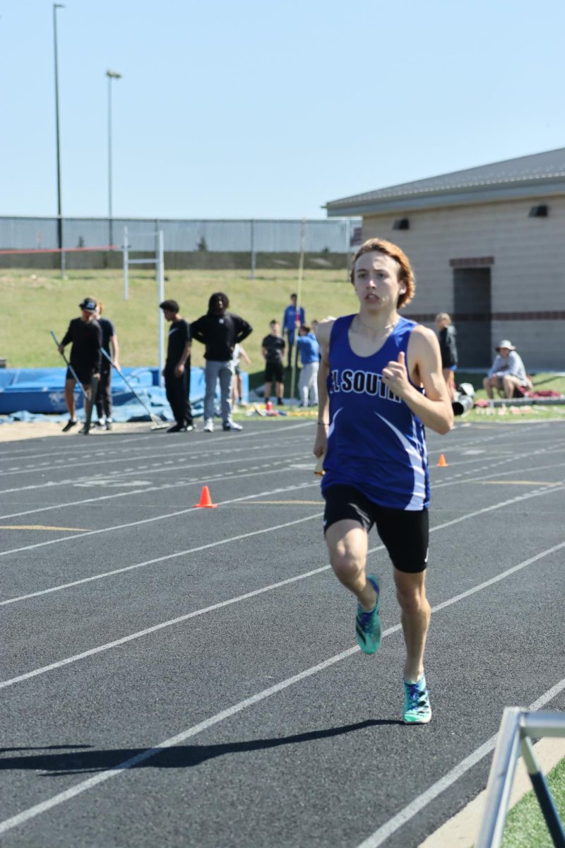 Mason Langabee, 12th, striding out during the 800m. 