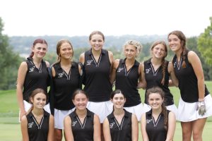 Tatum Miller, Kit Steele, Sorsha Conroy, Lauren Langfeld, Savannah Loyd, Bailey Martin, Taydom Cummings, Coralie Schamp, Ariella Bustamante, Hailey Hawkins pose for a picture at their duel against the Monarchs